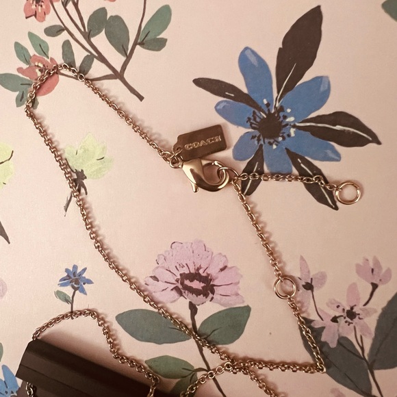 ⚜️🖤⚜️Coach Signature Enamel Necklace - Picture 9 of 12